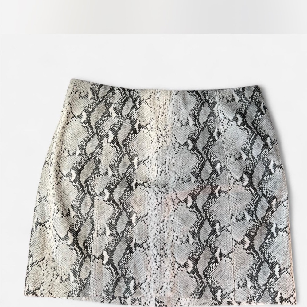 Wild Honey Black and Cream Patterned Mini Skirt